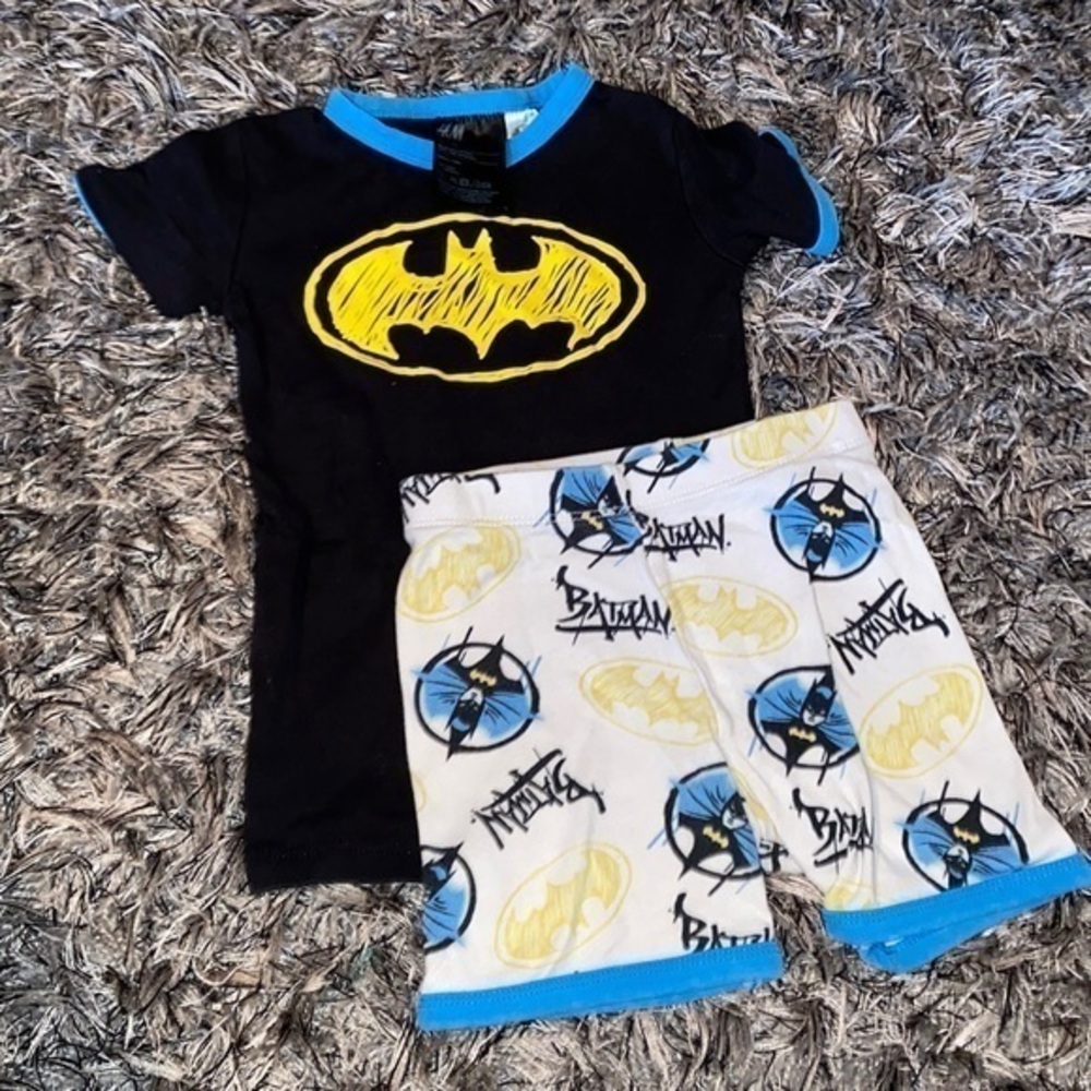 H&M Batman PJs toddler 4T fit 2/3T EUC.